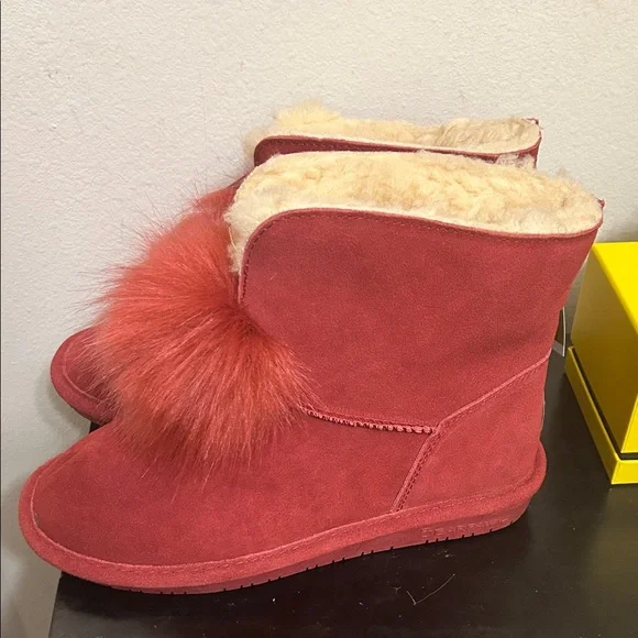 Bear paw Red Fur-Lined Women's Boots - Picture 2 of 7